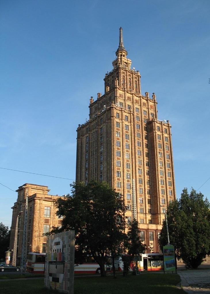 Premium Apartment In Quiet & Historical Area ريغا المظهر الخارجي الصورة
